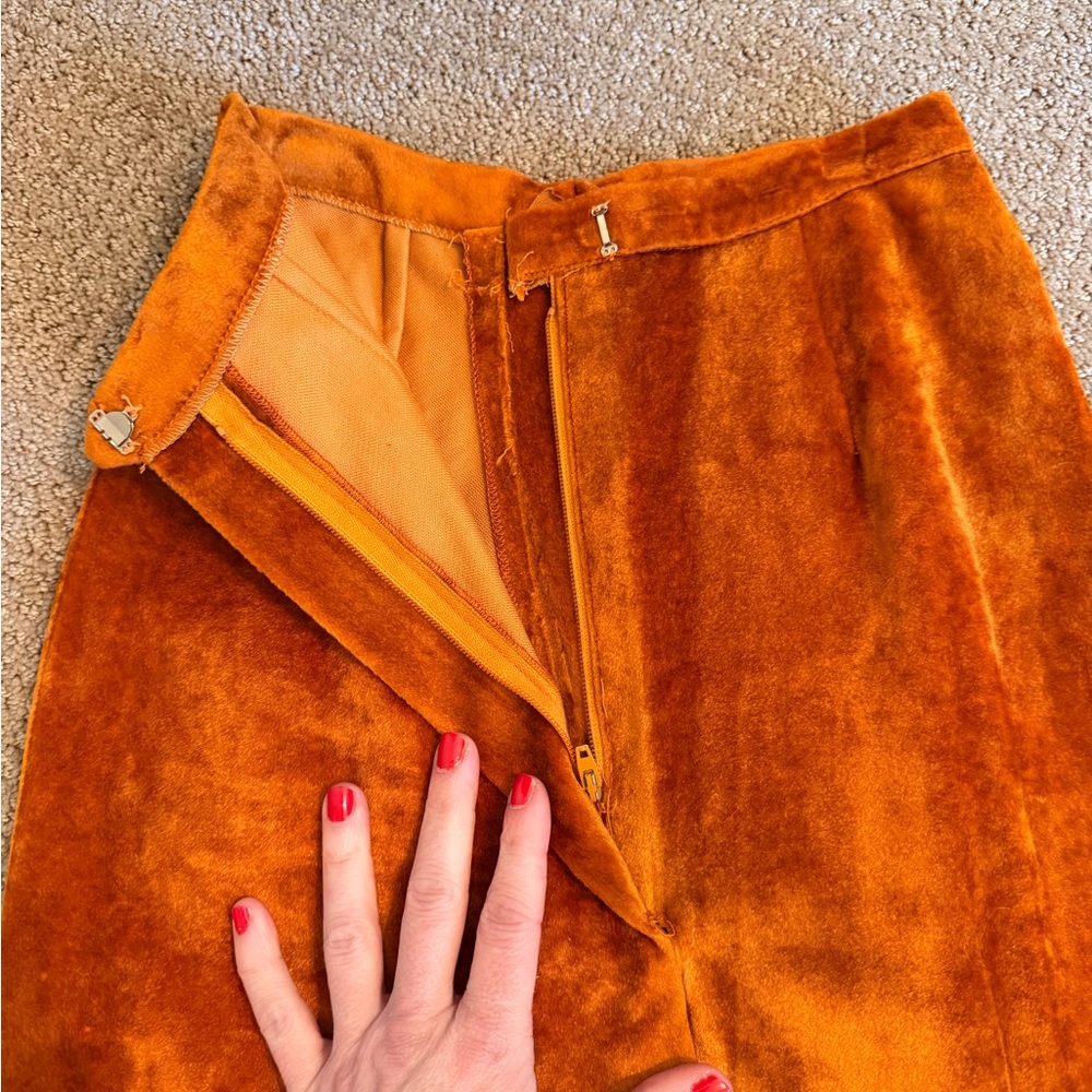 Vintage Velvet Wide-Leg Pants in Rich Orange - Picture 6 of 6